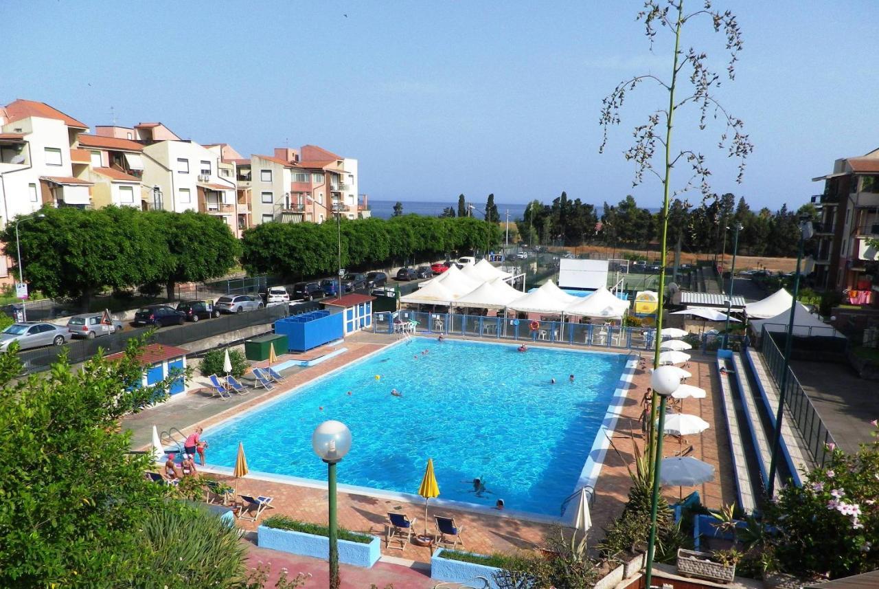 Pietre Nere Aparthotel Giardini-Naxos Exterior foto