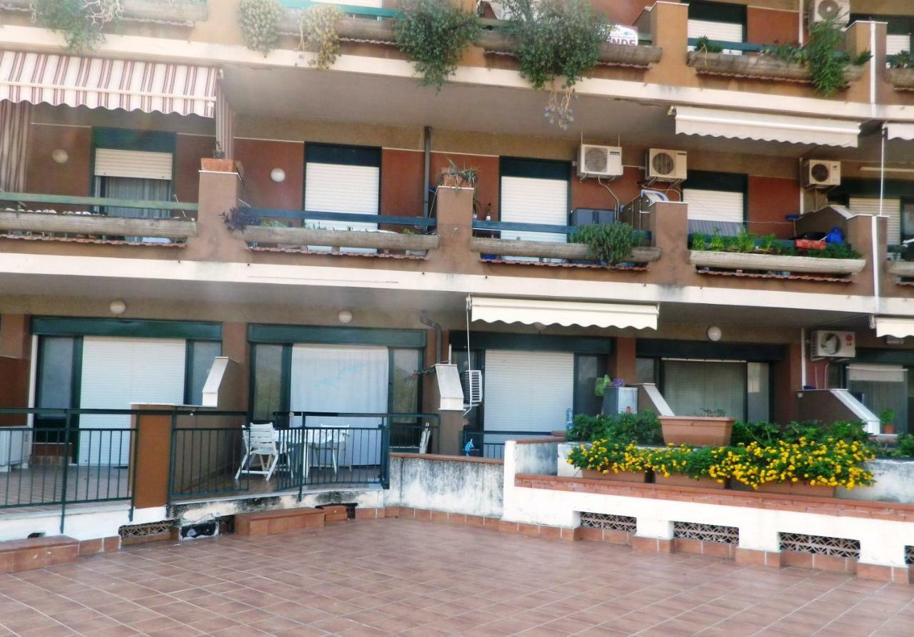 Pietre Nere Aparthotel Giardini-Naxos Exterior foto